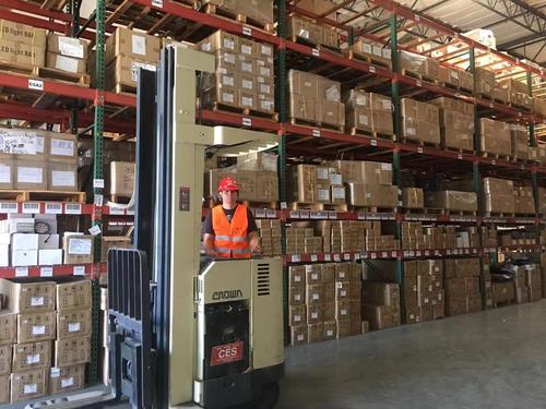 面臨亞馬遜倉容限制和對旺季售賣需求的不對等，該如何去解決呢？